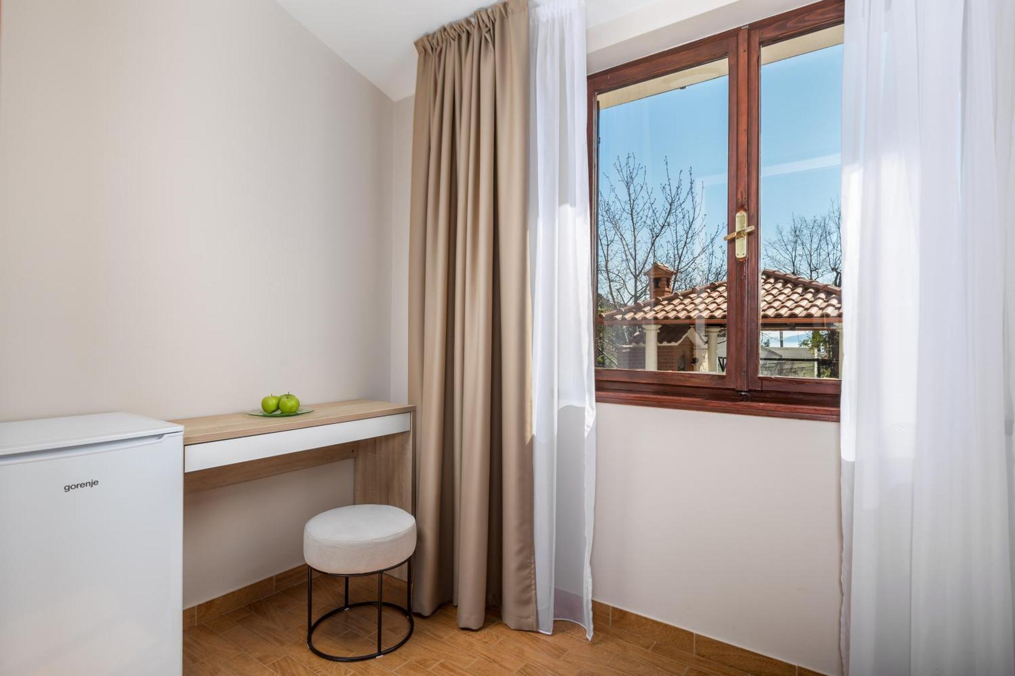 Guest House Deskovic Мощеницька Драга Номер фото
